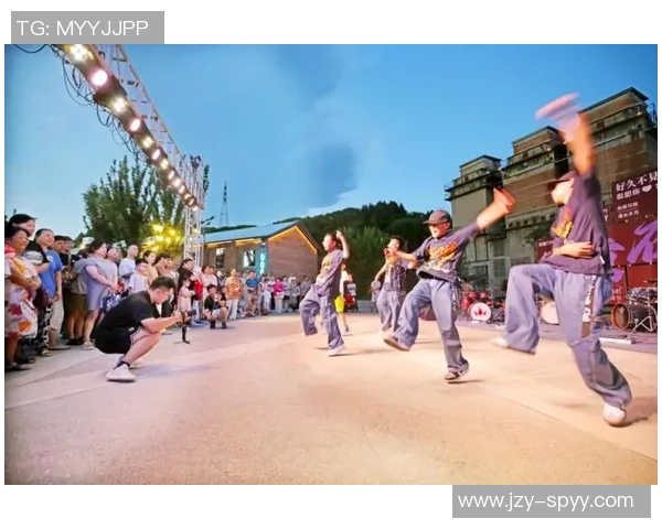 上海街舞队的速度之美与技巧探讨:舞动城市的节奏与激情 上海街舞队的速度之美与技巧探讨:舞动城市的节奏与激情