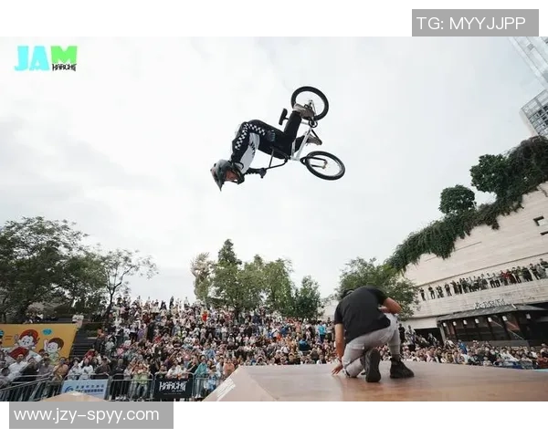 深圳极限运动队在世界滑板锦标赛中的个人能力表现深度点评与分析